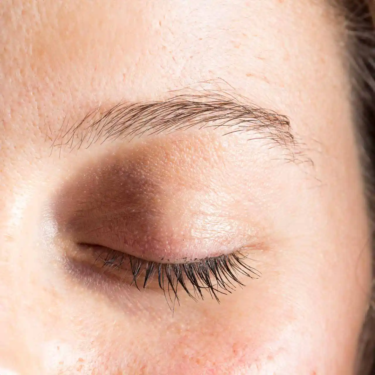 Ejemplo de ceja despoblada antes del microblading